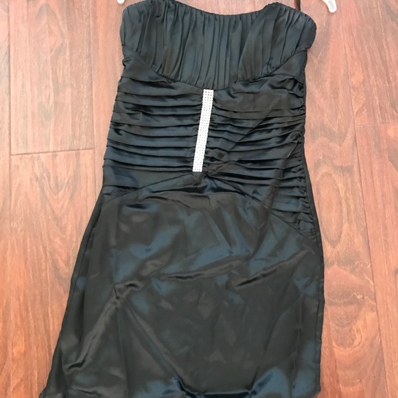 Black Evening Gown - Picture 2 of 3